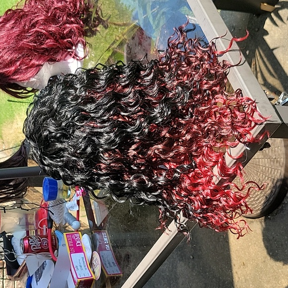 Demi red/black curly wig - Picture 2 of 4